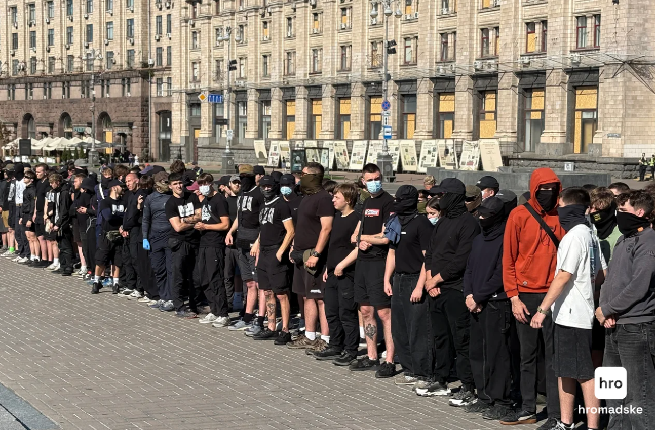 У Києві проходить Марш КиївПрайд та Хода за традиційні цінності