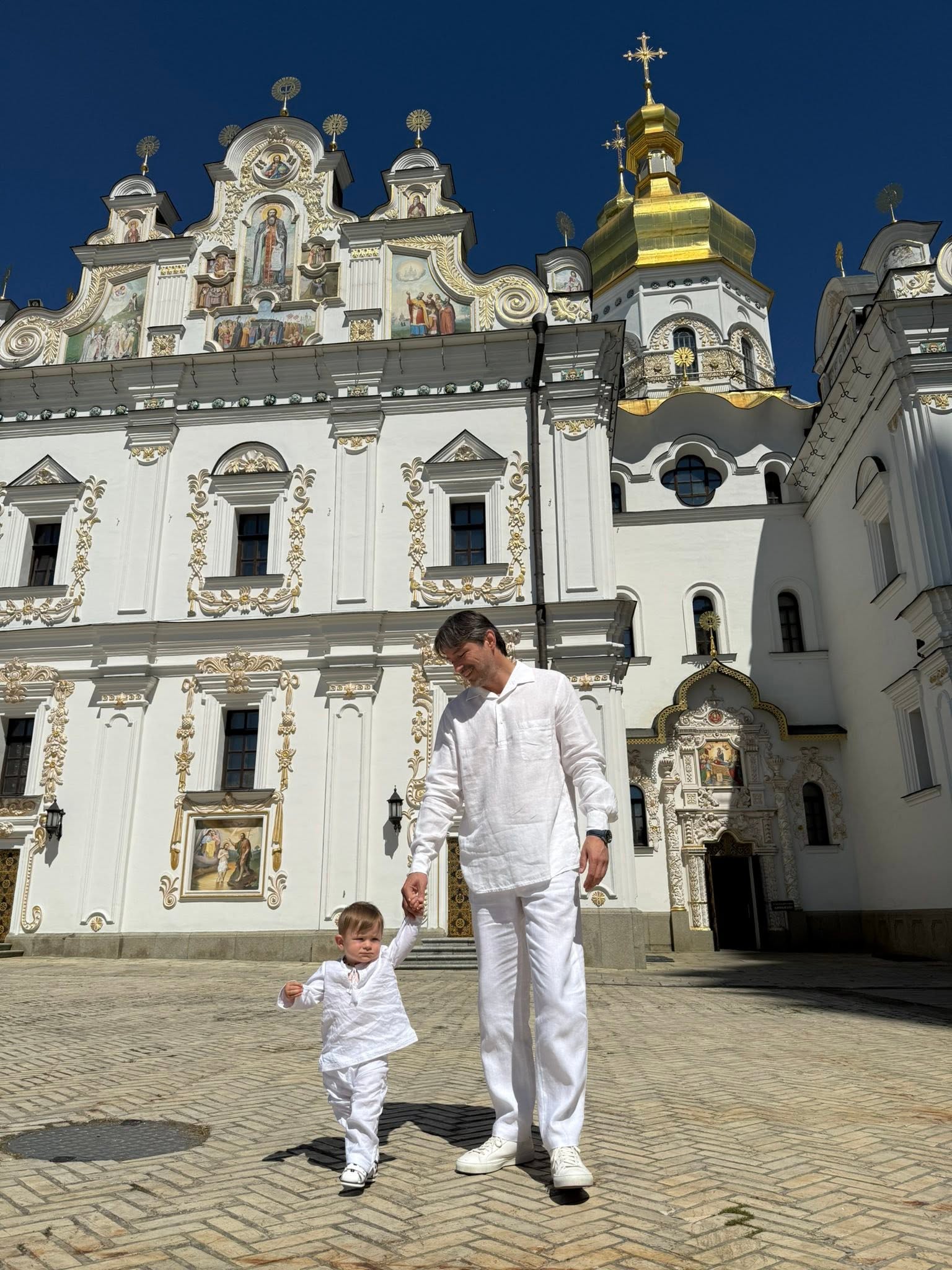 Хрещений у Лаврі: Притула поділився особливими фото з синочком - фото 2