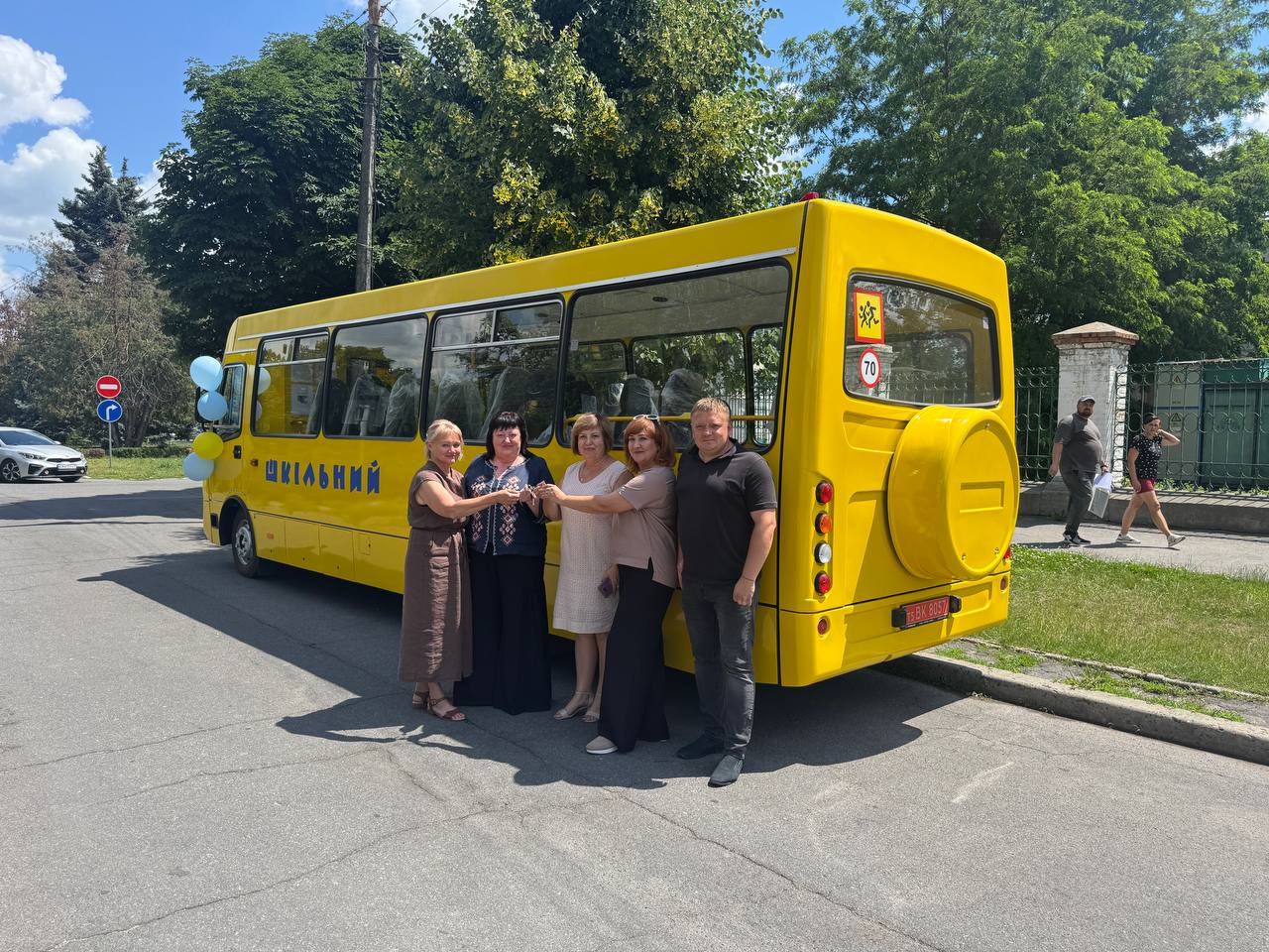 Золотоноша отримала новий автобус, щоб довозити дітей у ліцей - фото 2