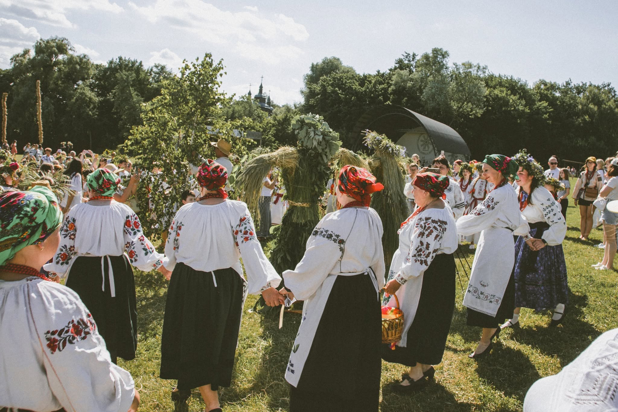 Вінкоплетіння, хороводи та народні пісні: як у Києві святкували Івана Купала - фото 8