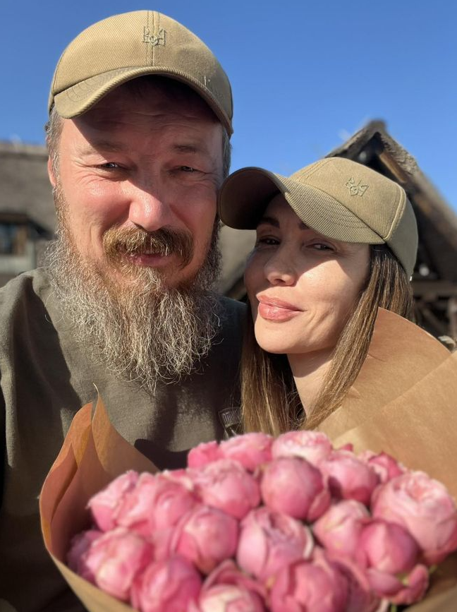 «Кохання під час війни живе»: Мадяр зворушливо привітав дружину з 30-річчям шлюбу - фото 2