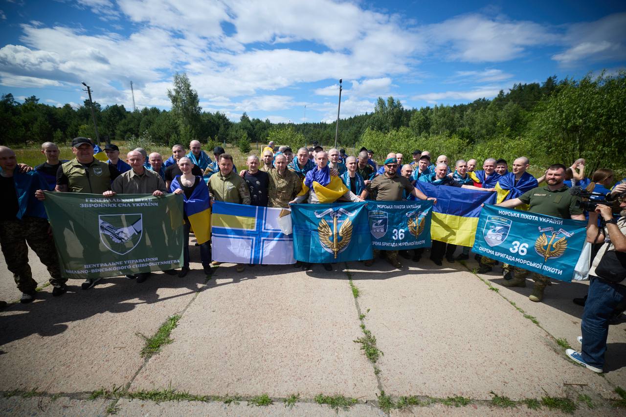 В Україну повернули воїнів, які були в російському полоні із 2022 року. Фото - фото 5