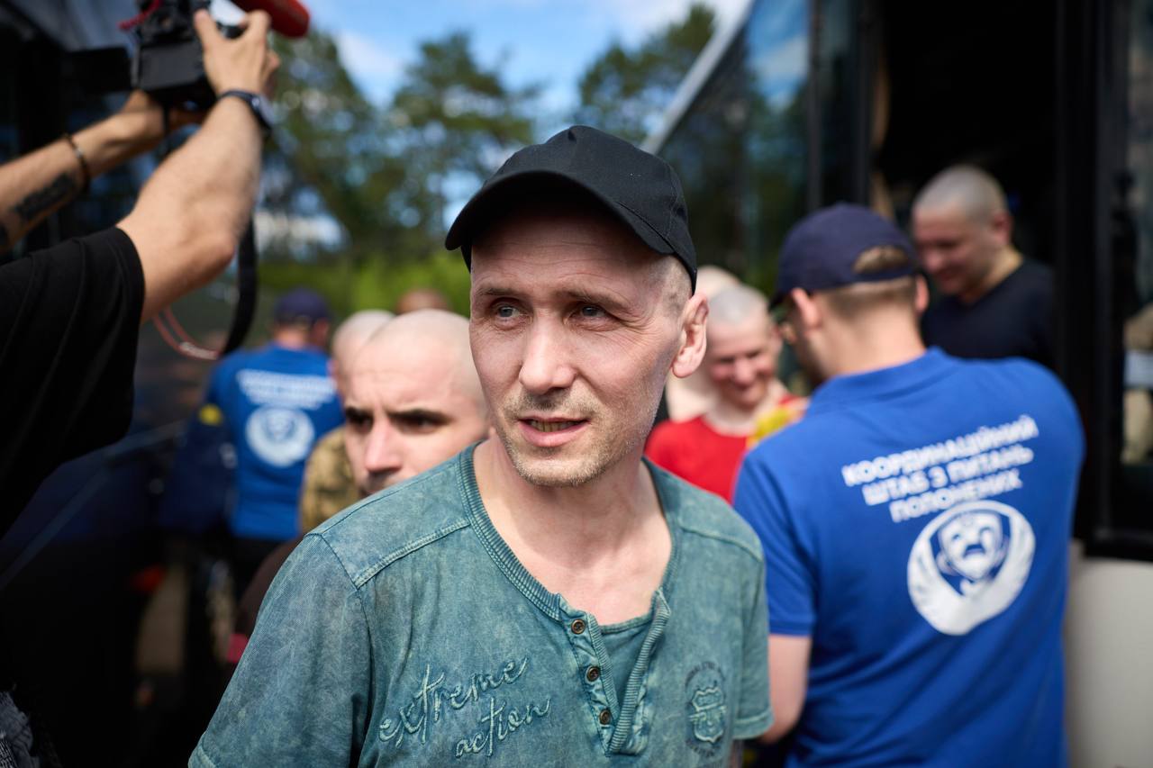 В Україну повернули воїнів, які були в російському полоні із 2022 року. Фото - фото 8