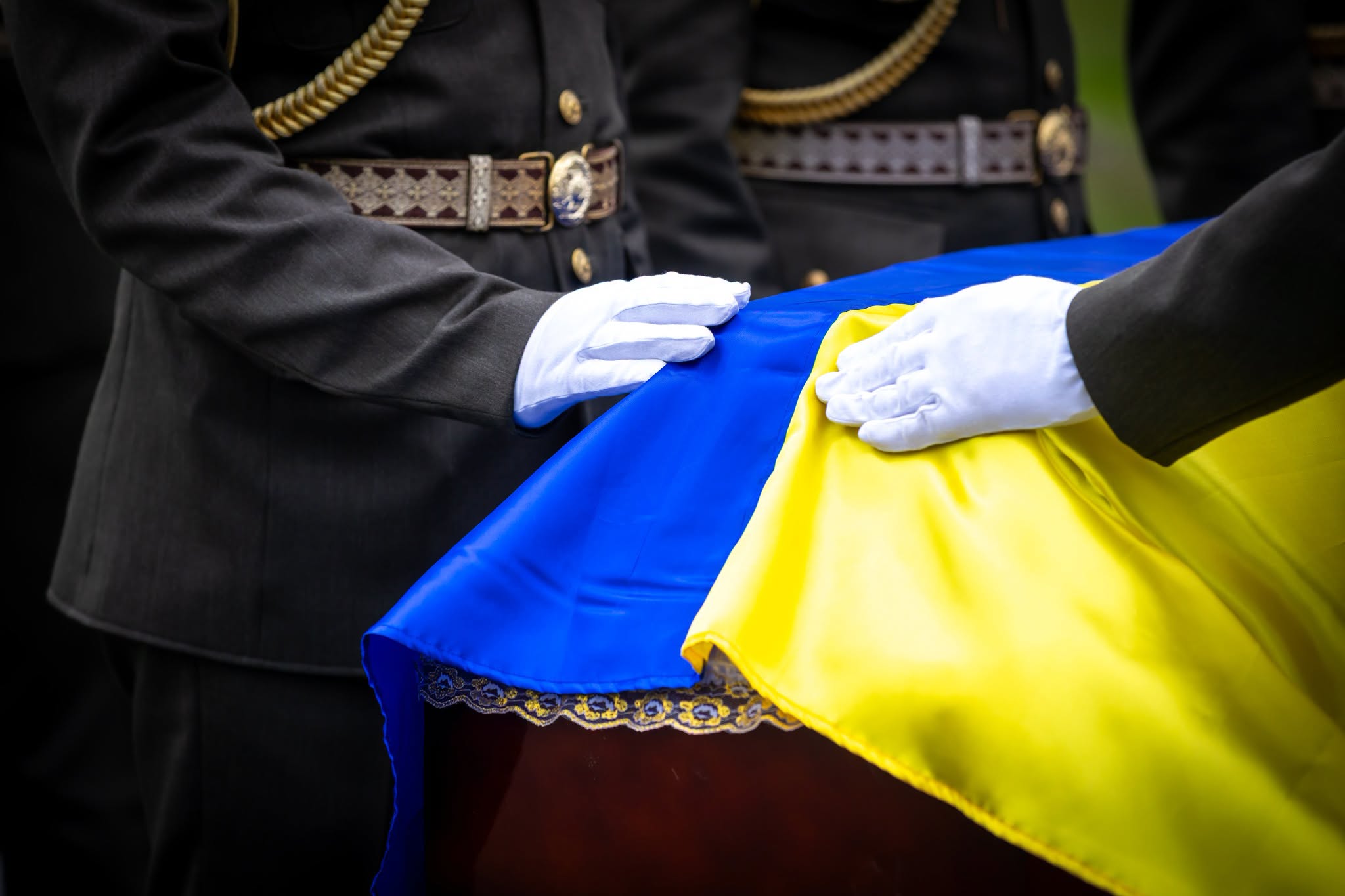 На меморіальному кладовищі в Києві поховали чотирьох невідомих українських воїнів - фото 4