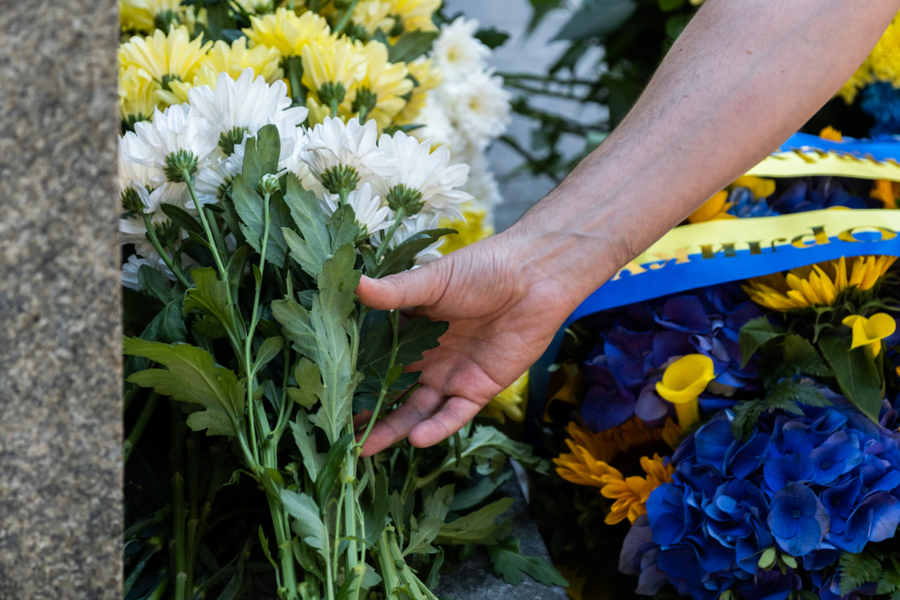У Києві до Дня Конституції України відбулося покладання квітів до пам’ятника Пилипу Орлику - фото 8