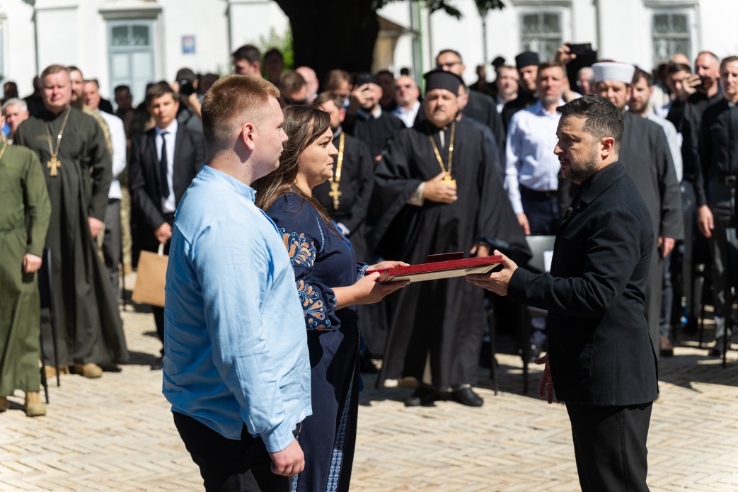 У Києво-Печерській лаврі вручили державні нагороди військовим і цивільним - фото 2