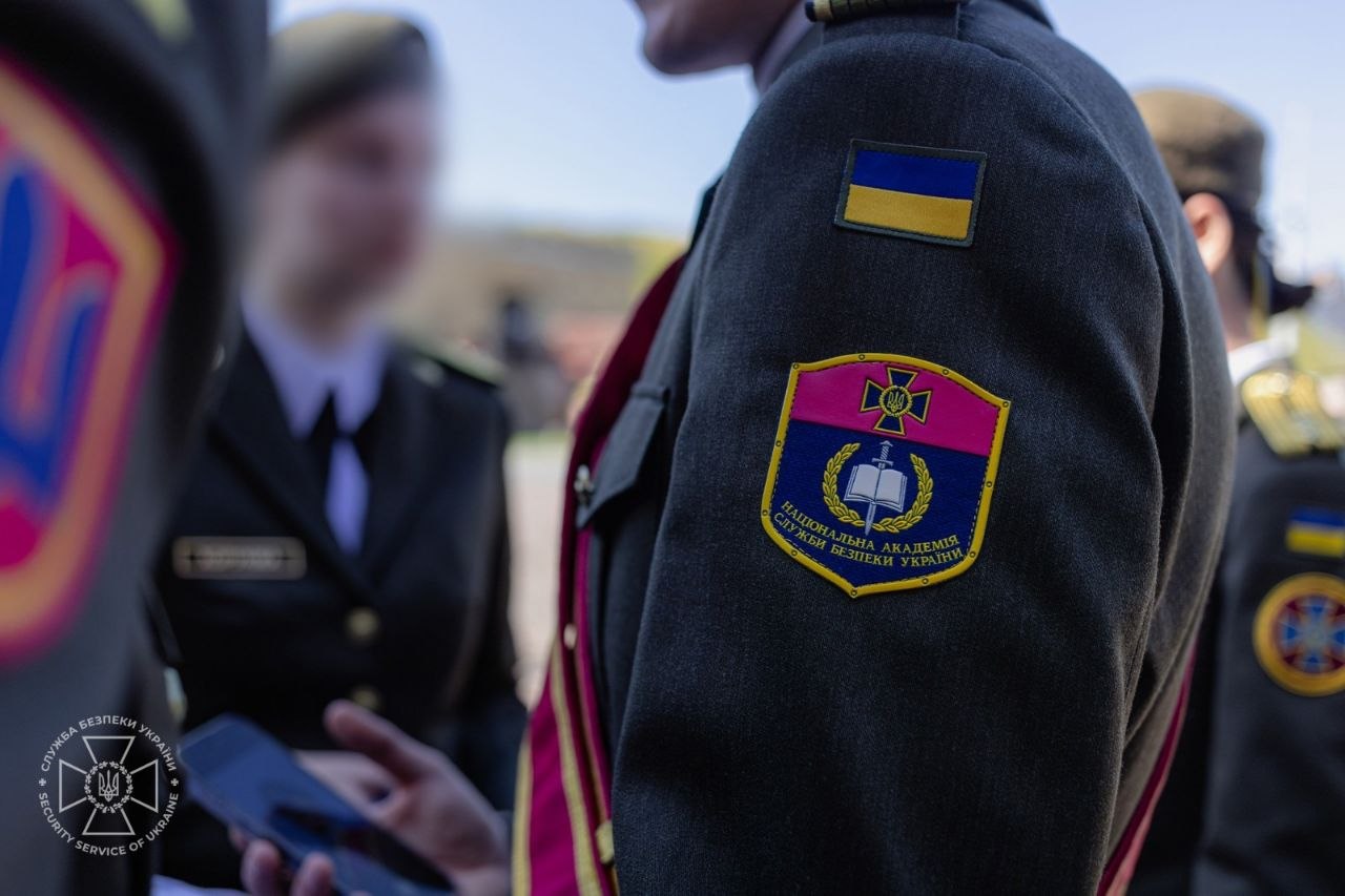 Перші зірки на погонах: Академія та Інститут СБУ випустили молодих офіцерів - фото 6