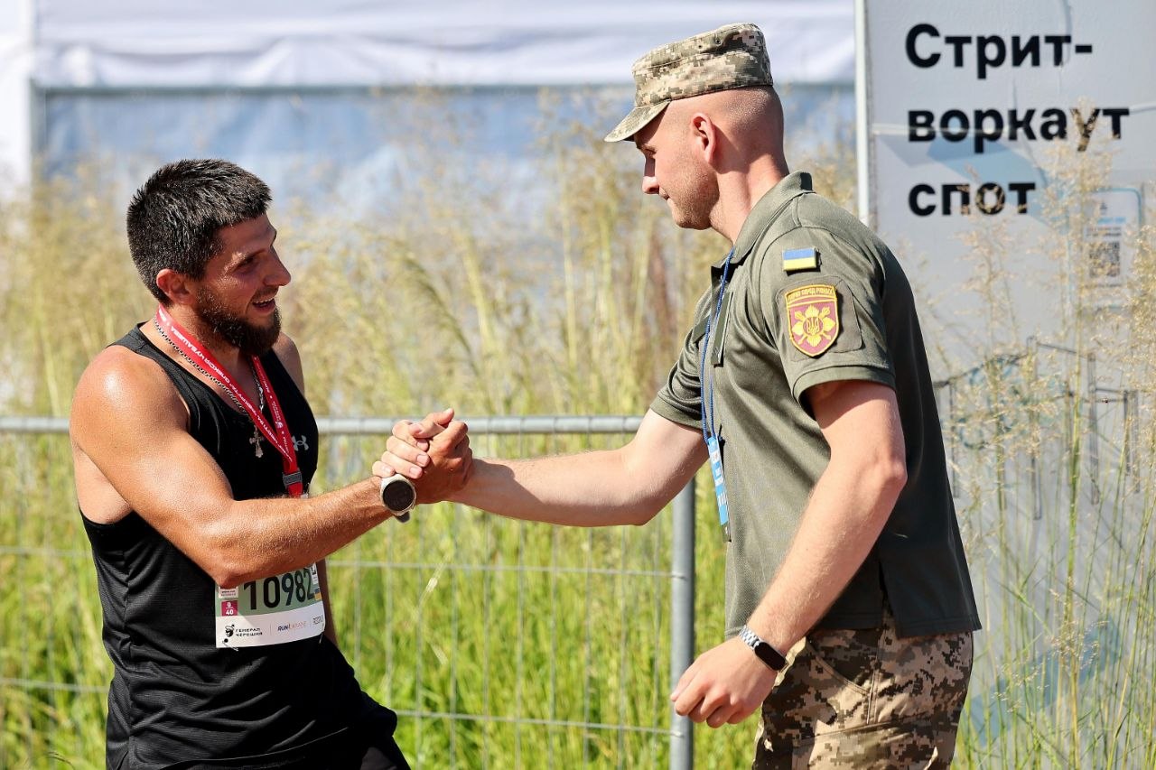 У Києві відбувся масштабний благодійний Забіг Честі ім. Рекрута 2026