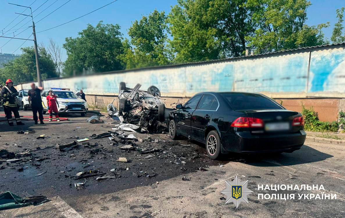 У Подільському районі Києва зіткнулися чотири автомобілі: є загибла та постраждалі - фото 3