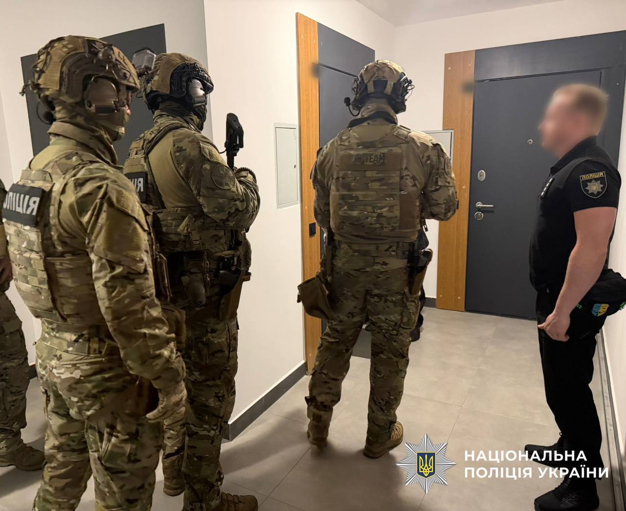 Київські копи викрили шахраїв, жертвами яких стали громадяни Чехії - фото 4