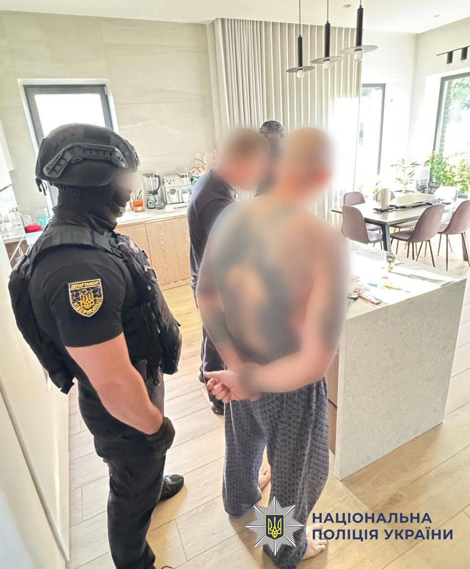 Київські копи викрили шахраїв, жертвами яких стали громадяни Чехії - фото 3