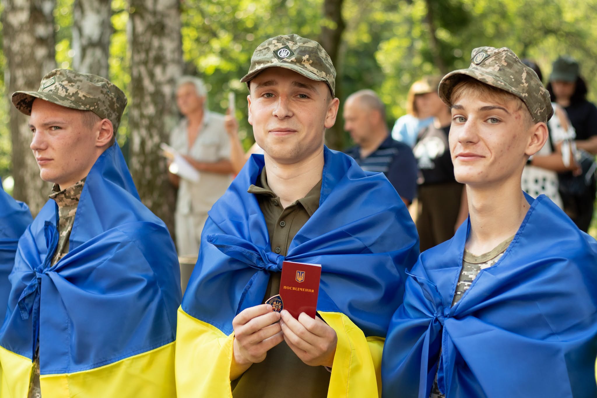 На Черкащині 77 учнів і студентів отримали обласну відзнаку «Відмінник Захисту України» - фото 7