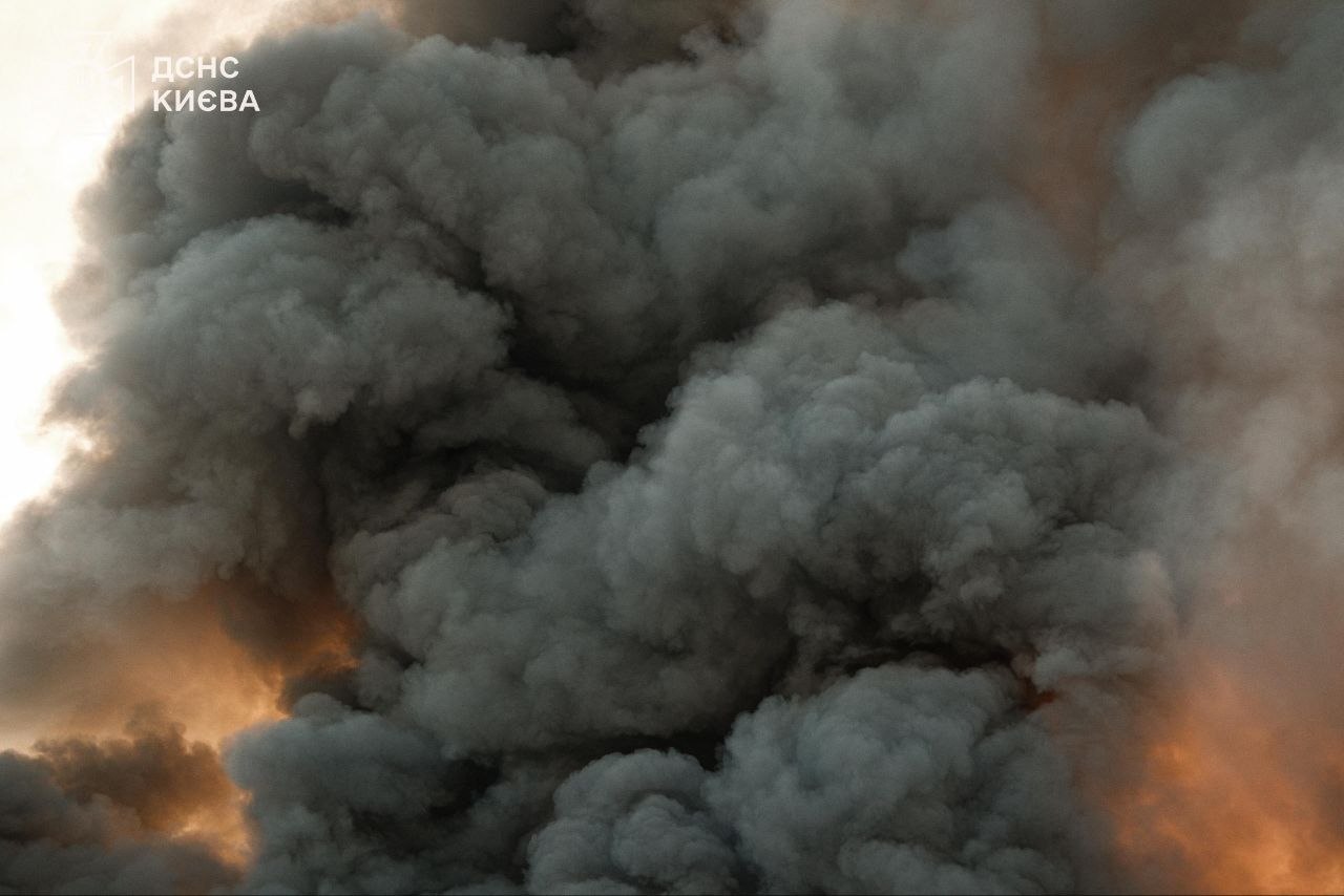 Десятки поранених та 9 загиблих: наслідки масованої атаки РФ на Київ - фото 2