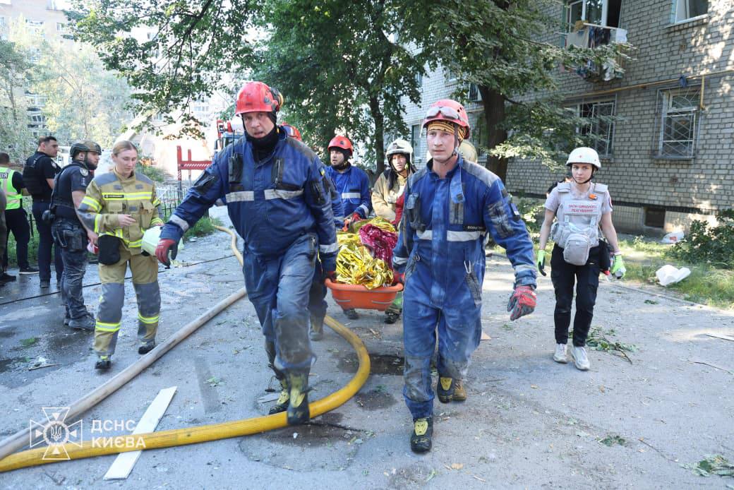 В лікарнях Києва троє поранених дітей. Однорічного хлопчика зараз оперують медики