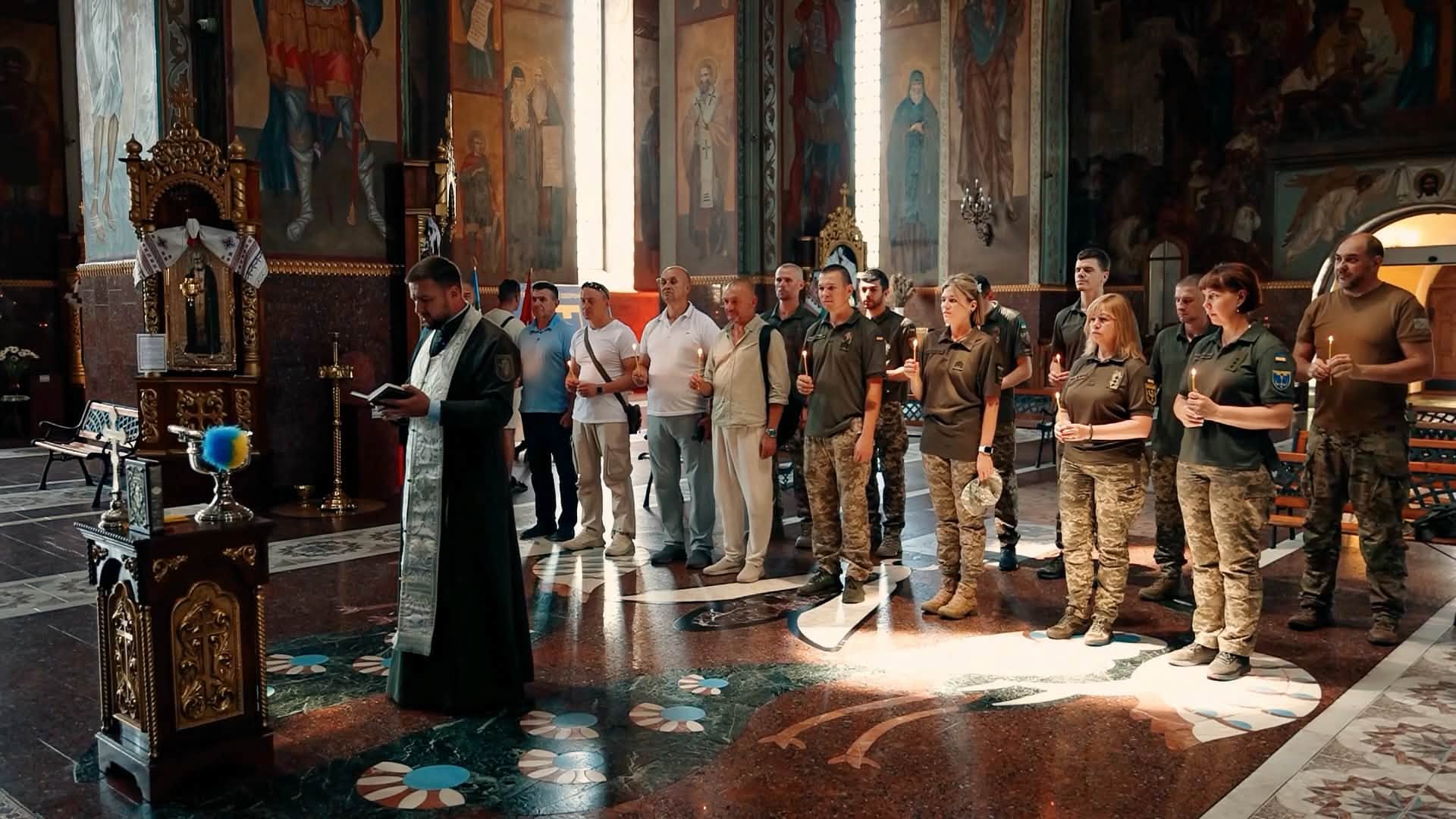 У Свято-Михайлівському гарнізонному соборі молилися за воїнів 118-ї окремої бригади - фото 2
