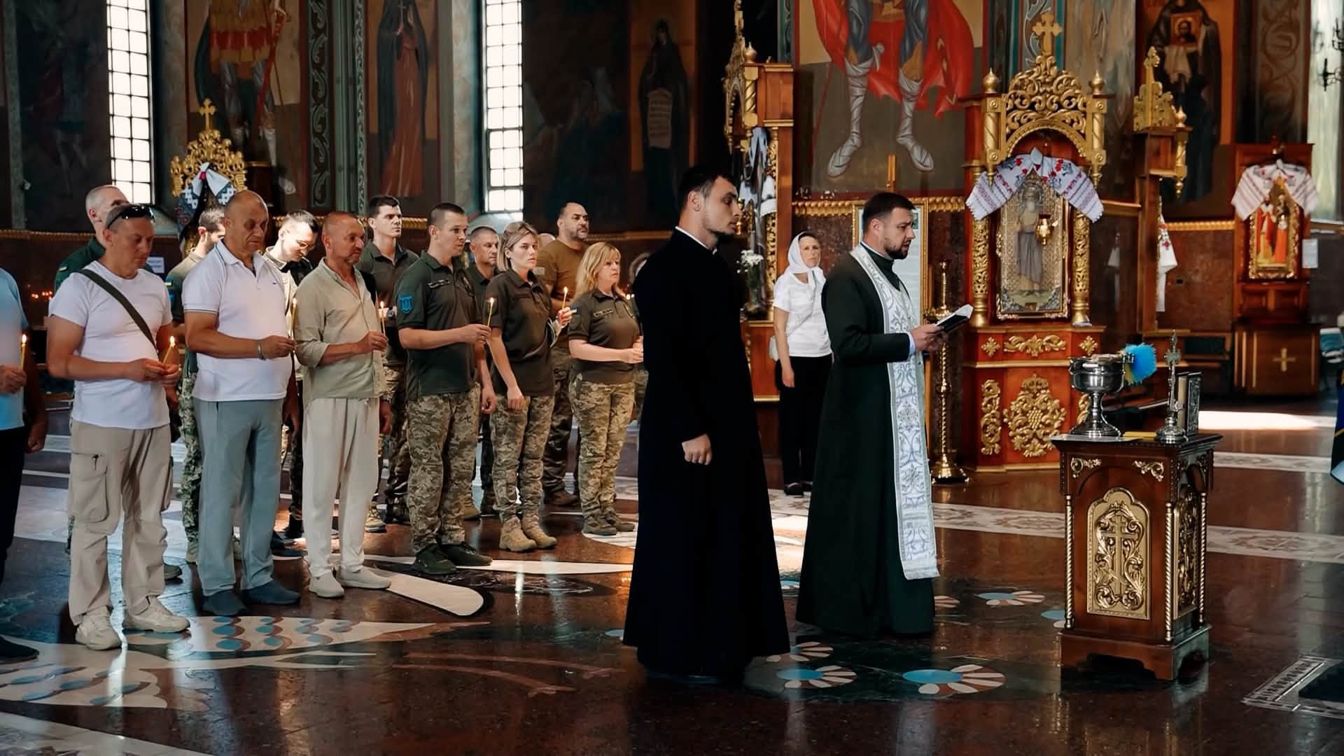 У Свято-Михайлівському гарнізонному соборі молилися за воїнів 118-ї окремої бригади - фото 5