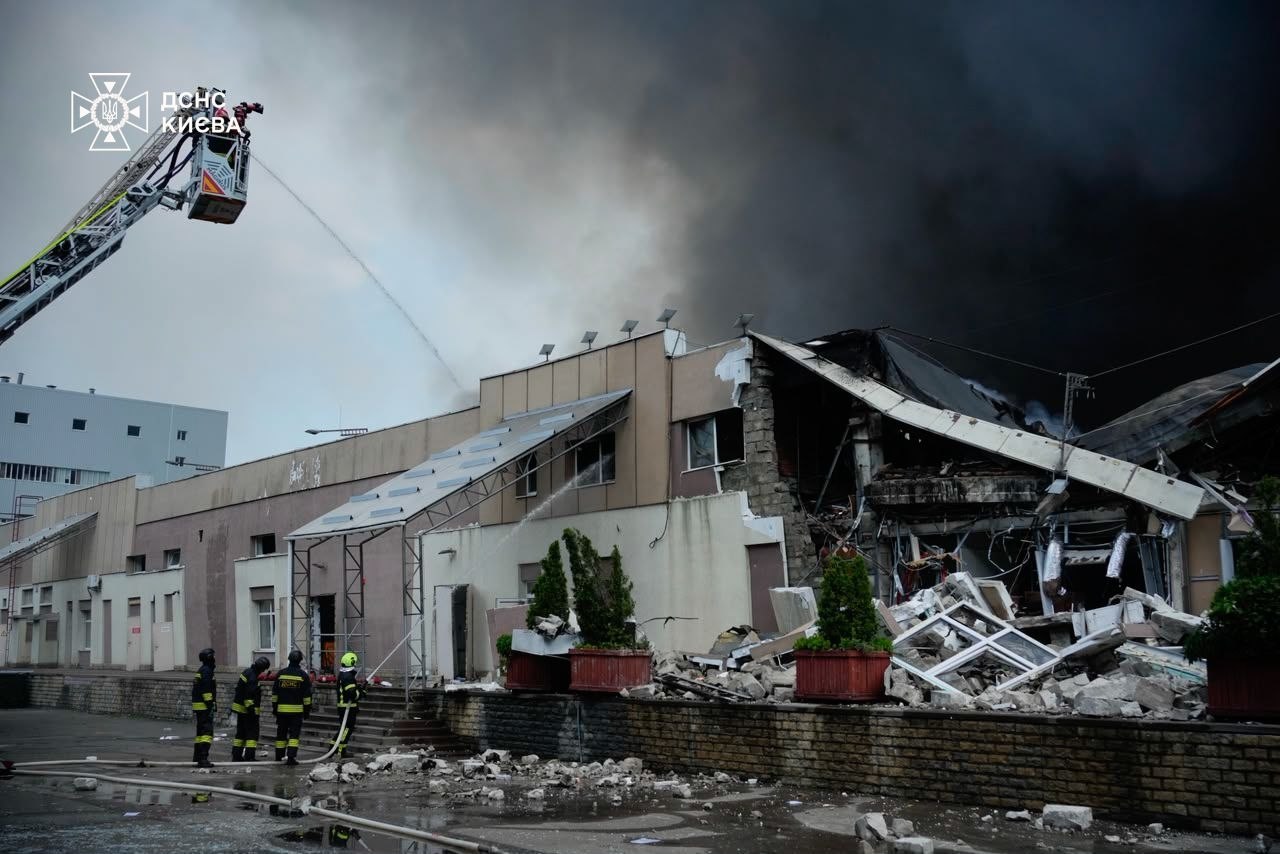 У столиці відомо про 18 загиблих внаслідок російського обстрілу - фото 3