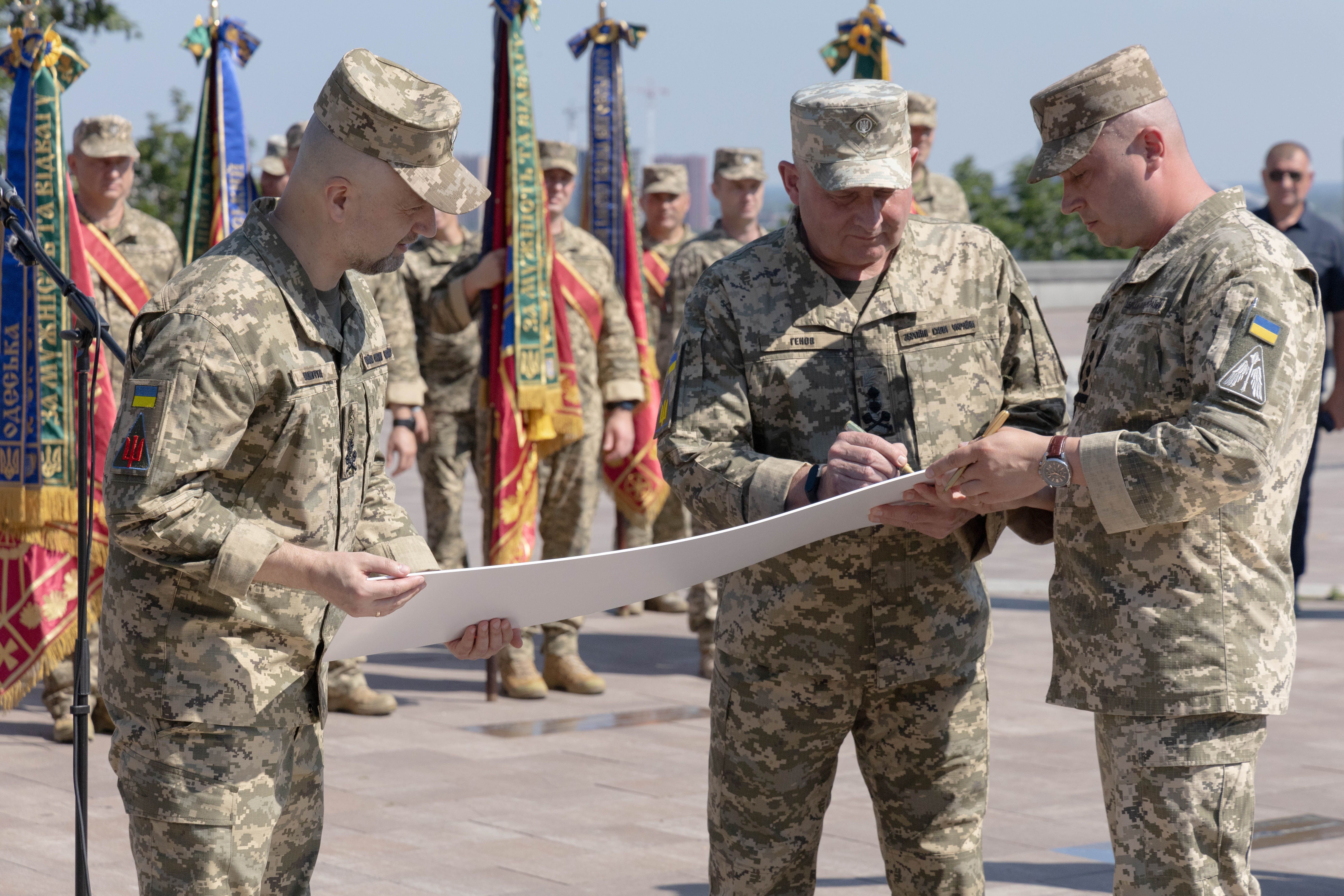На Алеї українського війська відкрили пам’ятний знак зенітним ракетним військам Повітряних Сил ЗСУ - фото 4
