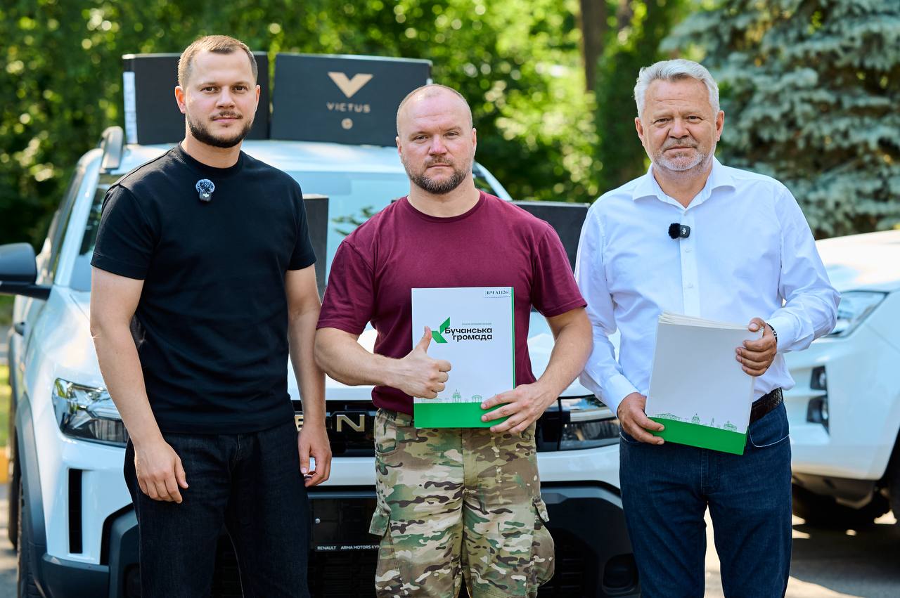 Київщина передала військовим 32-ї бригади пікапи, квадроцикли та позашляховик - фото 3