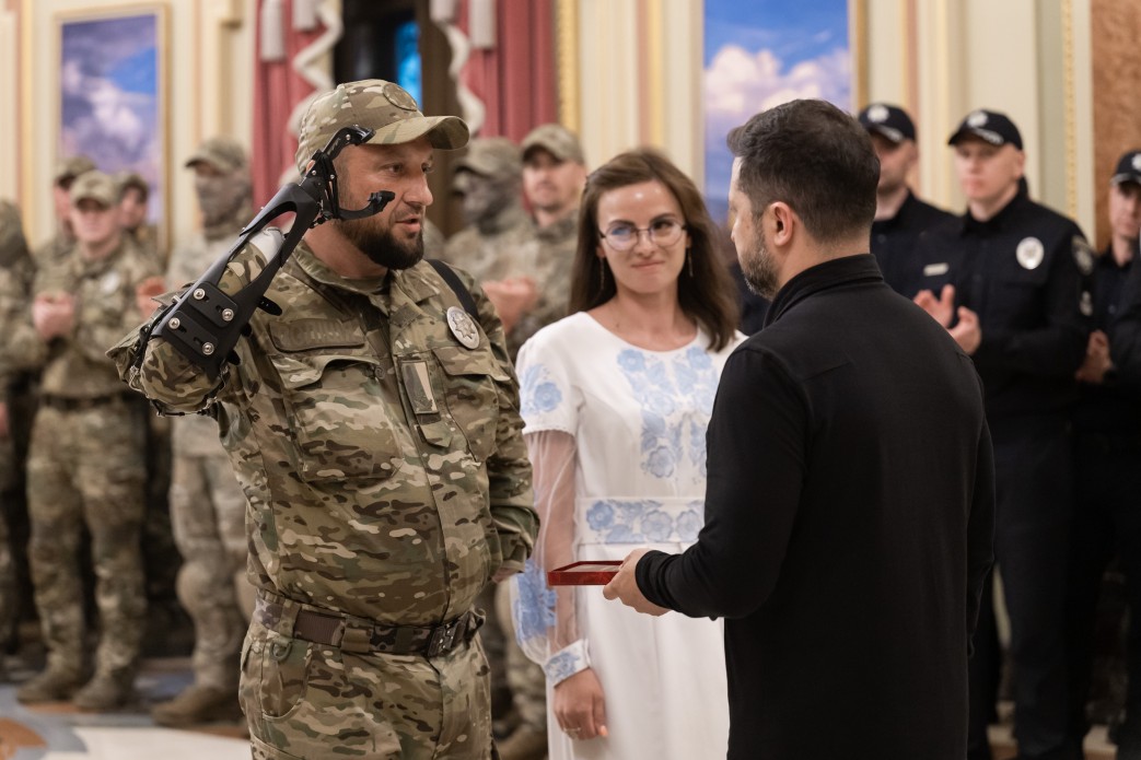 Зеленський вручив нагороди поліцейським і рідним загиблих Героїв України - фото 2