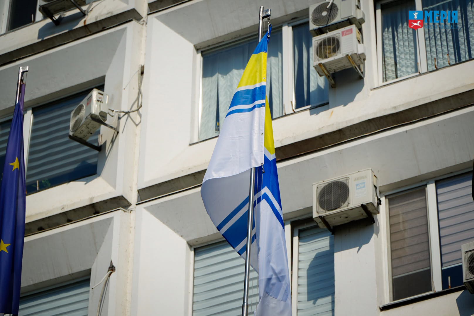 У Черкасах юнаки урочисто підняли прапор Військово-морських Сил ЗСУ - фото 2