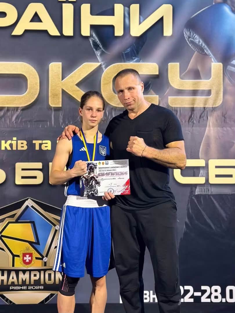 Черкаські боксери влаштували шоу на рингу і забрали переможні медалі чемпіонату - фото 4