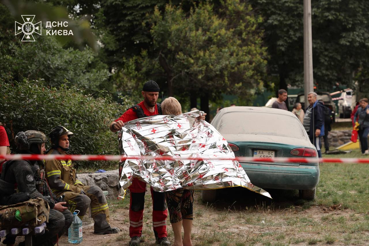 У Києві пошкоджено щонайменше 15 житлових будинків - фото 5