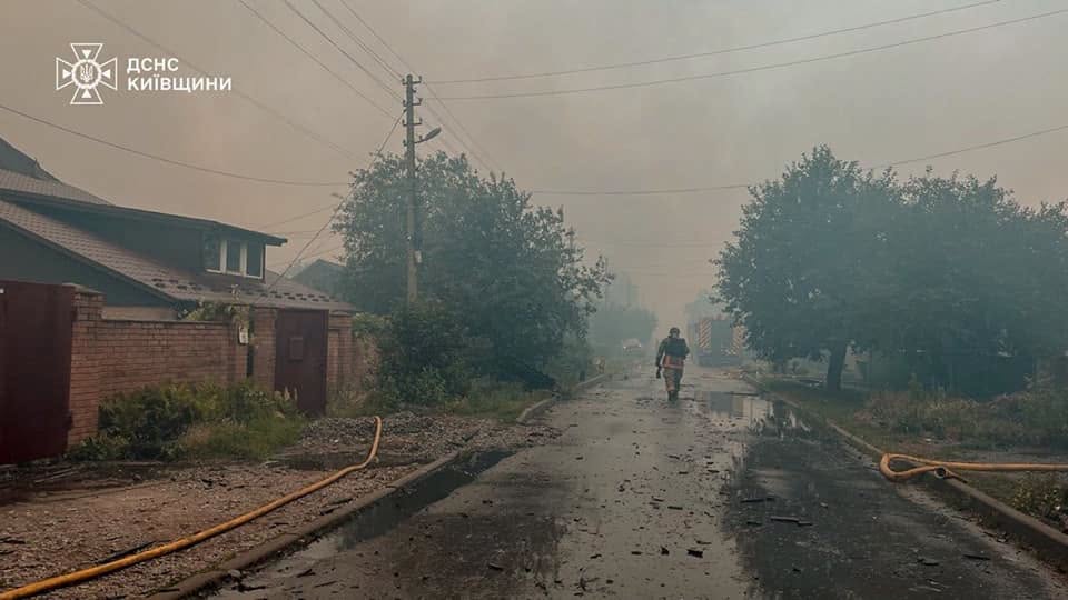 У ДСНС показали фото наслідків масованої атаки на Київщину - фото 5