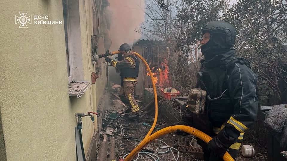 У ДСНС показали фото наслідків масованої атаки на Київщину - фото 8