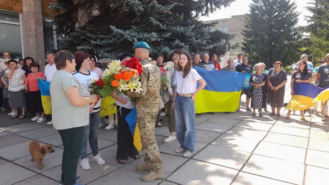 На Черкащині після 4 років полону зустріли молодшого сержанта Івана Захарова - фото 2