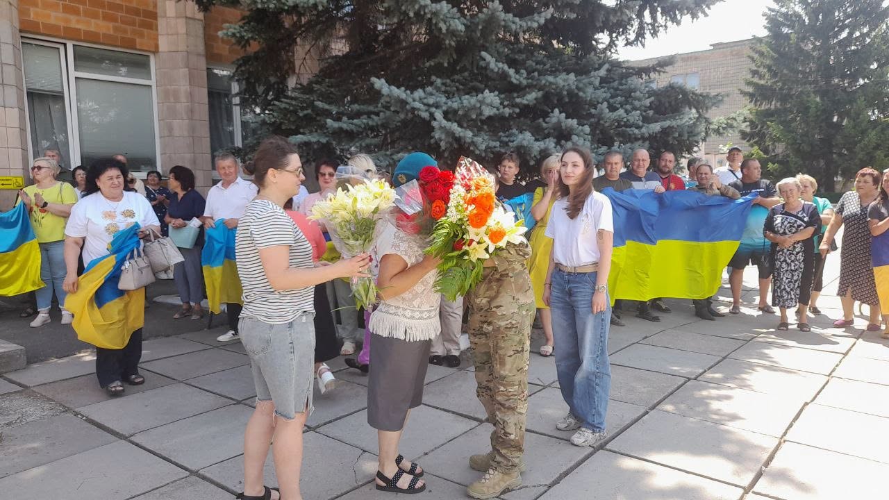 На Черкащині після 4 років полону зустріли молодшого сержанта Івана Захарова - фото 3