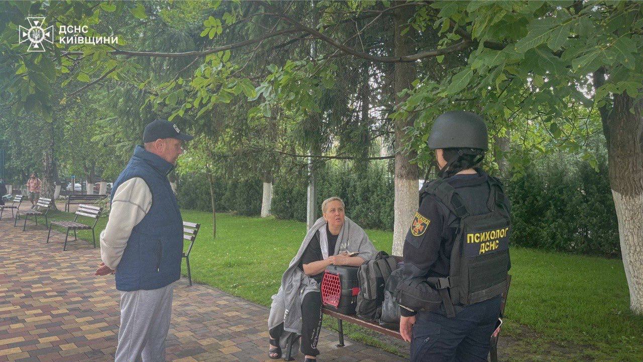 У ДСНС показали фото наслідків масованої атаки на Київщину - фото 4