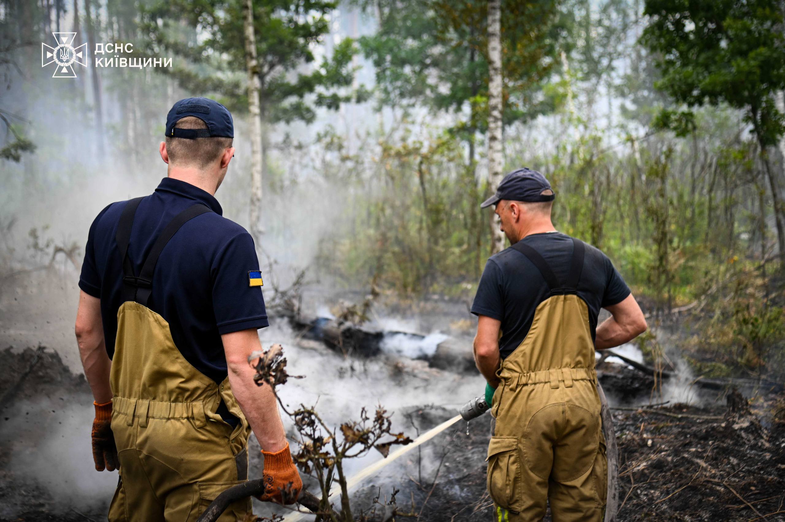 Понад тиждень триває ліквідація пожежі у Чорнобильській зоні - фото 6
