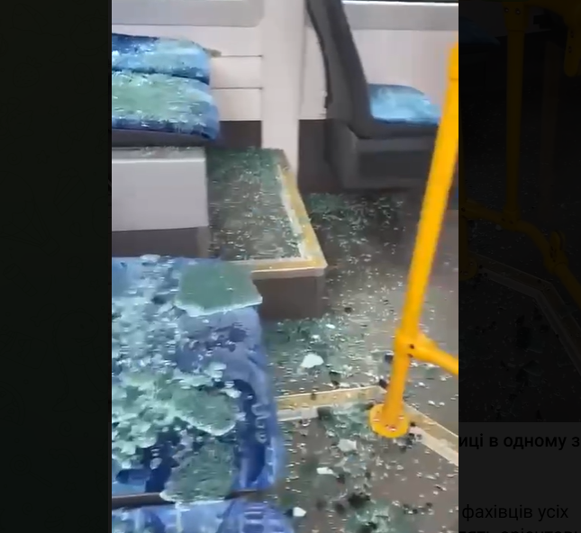 У столиці внаслідок обстрілу пошкоджено 42 вагони PESA, рух трамваїв змінено