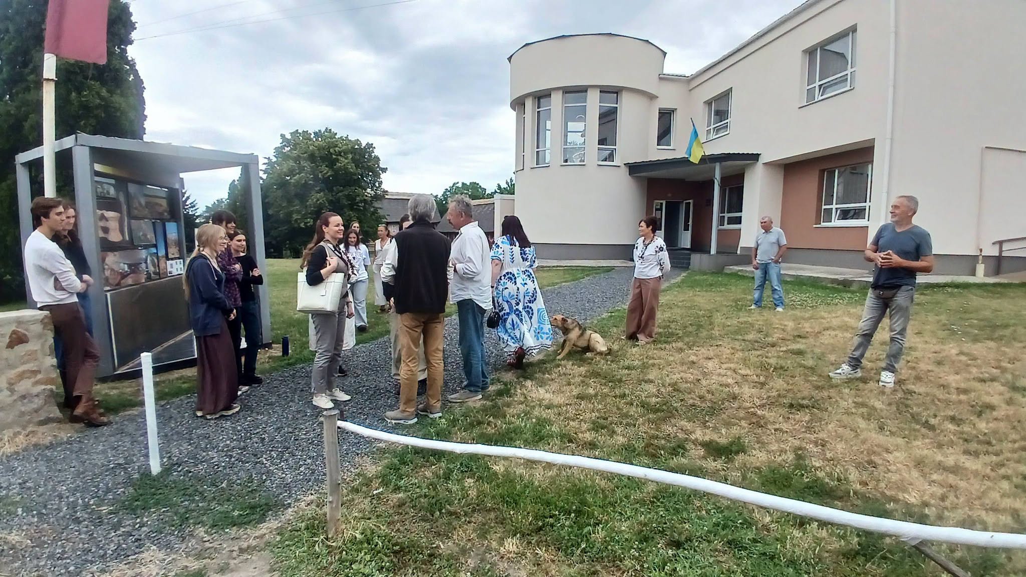 Віктор Ющенко і англійський лорд приїхали на археологічні розкопки у Черкаській області - фото 2