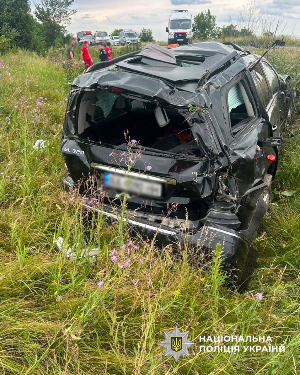 Смертельна ДТП на Черкащині: Mercedes злетів з дороги у дерево - фото 2