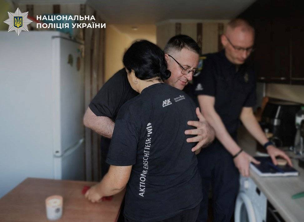 Керівництво поліції Києва вручило відзнаку мамі загиблого поліцейського
