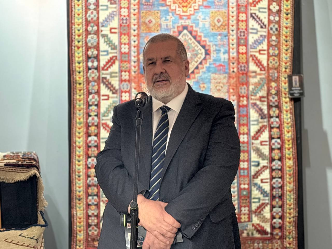 В Ірпені презентували найбільшу колекцію азербайджанських килимів