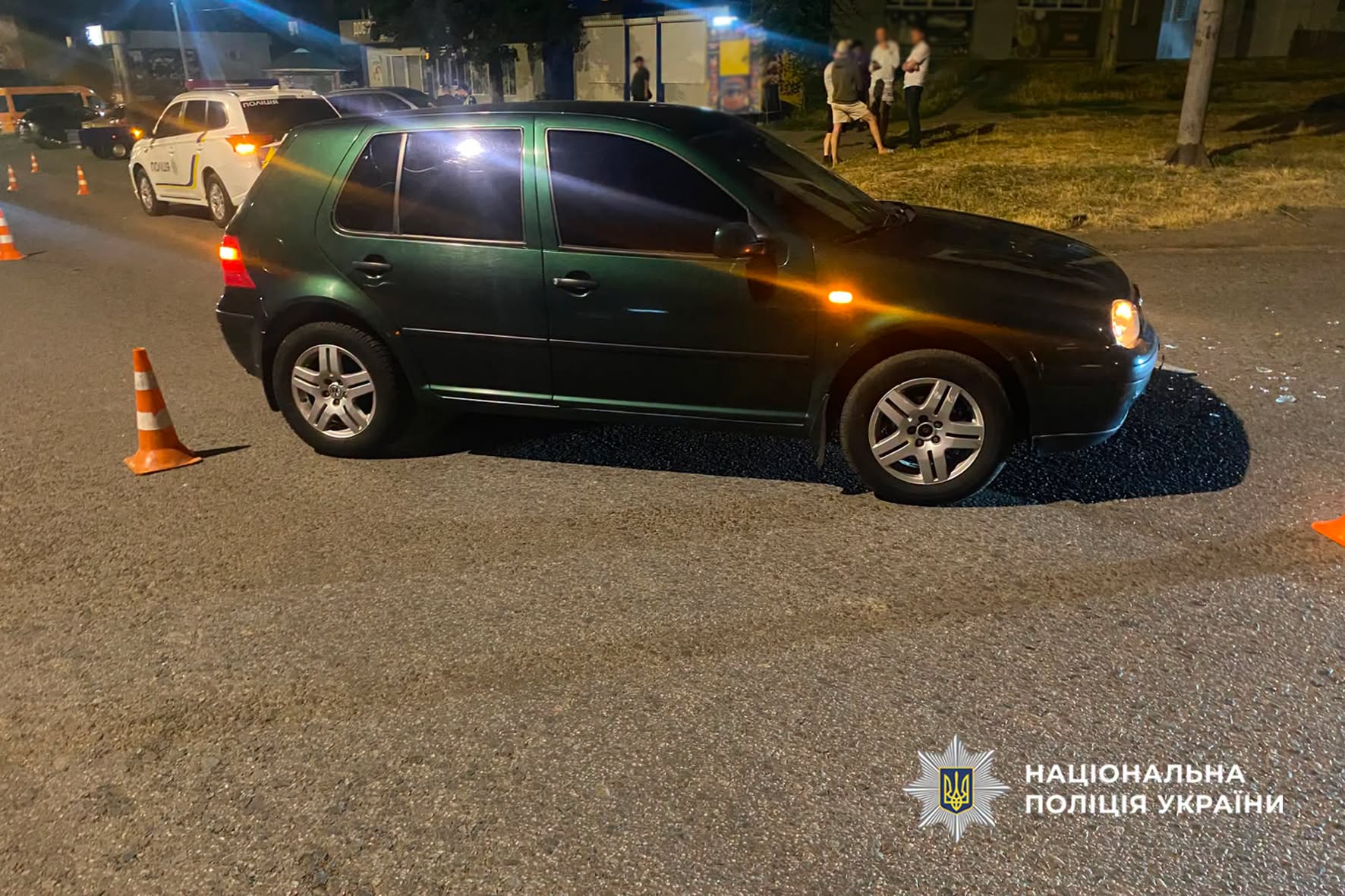У Смілі Volkswagen збив мотоцикл, яким кермувала дівчина