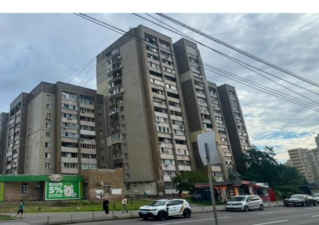 Правоохоронці розпочали досудове розслідування за фактом вчинення військовими рф воєнного злочину у Києві - фото 2