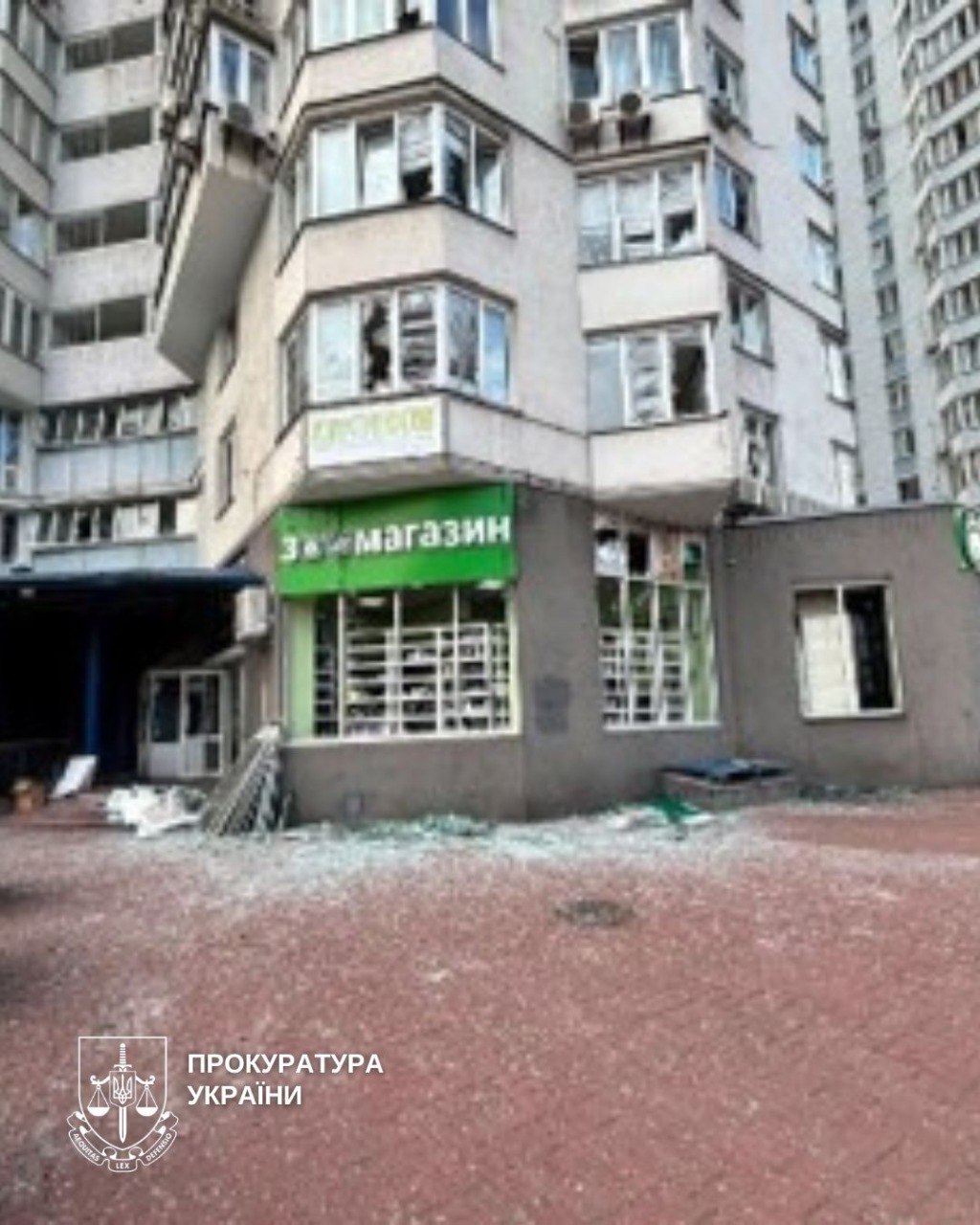 Правоохоронці розпочали досудове розслідування за фактом вчинення військовими рф воєнного злочину у Києві - фото 6
