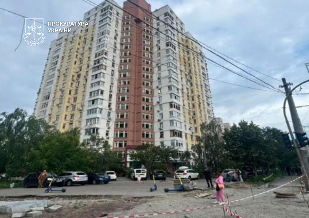Правоохоронці розпочали досудове розслідування за фактом вчинення військовими рф воєнного злочину у Києві - фото 3