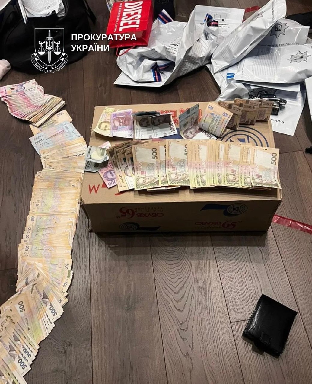 У Києві чоловік і жінка побоями та погрозами змушували дівчину надавати секс-послуги - фото 5