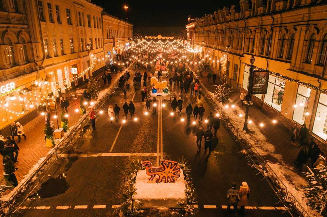 Серце Подолу: Історія та таємниці Контрактової площі в Києві