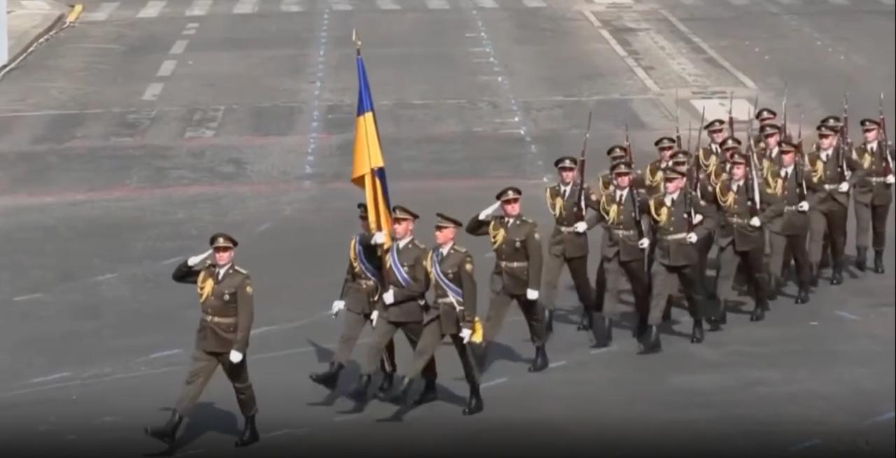Українські військові пройшли маршем на параді до Дня взяття Бастилії у Парижі