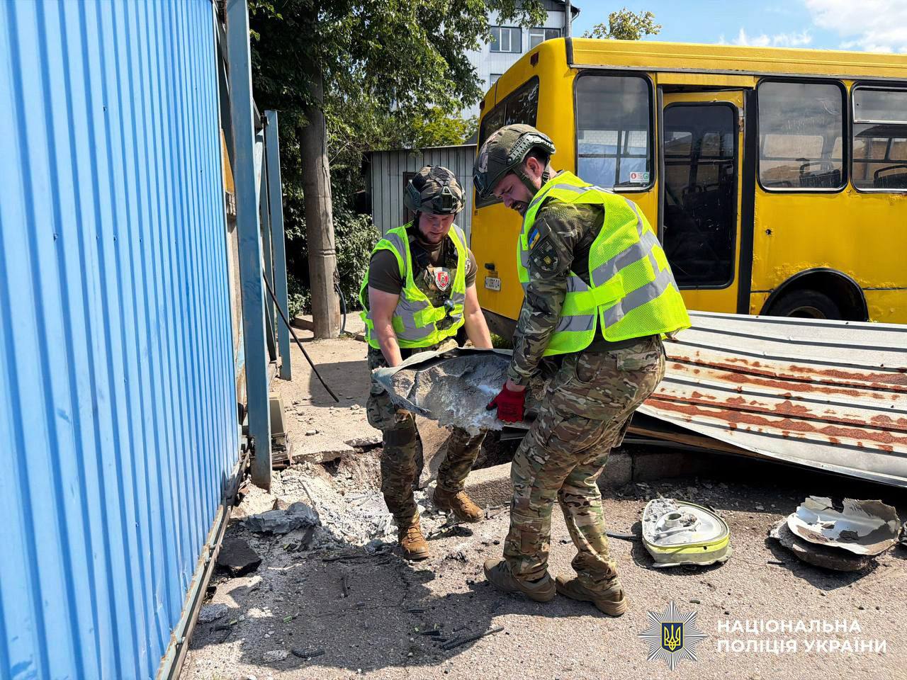 У Києві виявили уламки та бойову частину російської ракети С-400