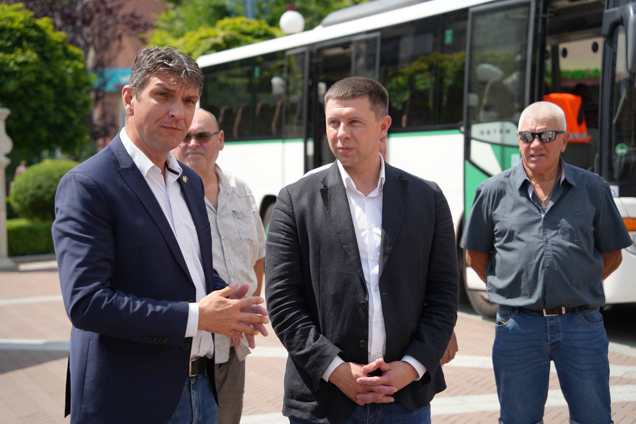 Ірпінь отримав чотири автобуси від міста-побратима Борни