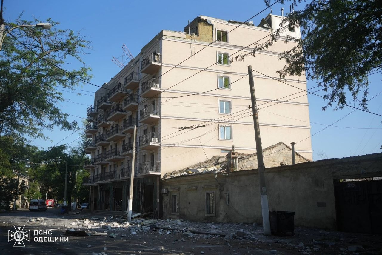 Внаслідок ракетного удару по Одесі загинули три людини - фото 2