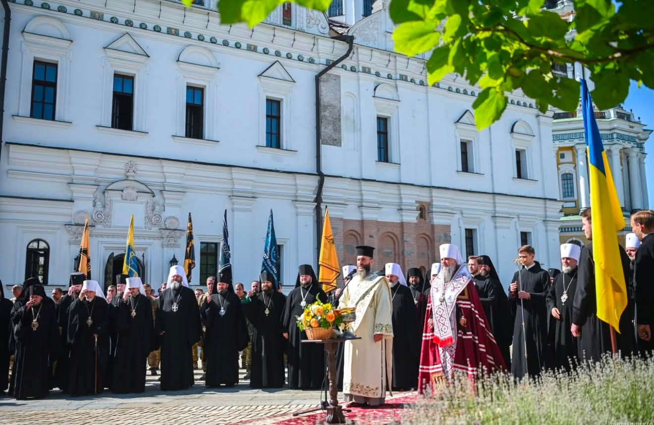 В Києві освятили погруддя Івану Мазепі: участь взяли священники Черкащини - фото 4