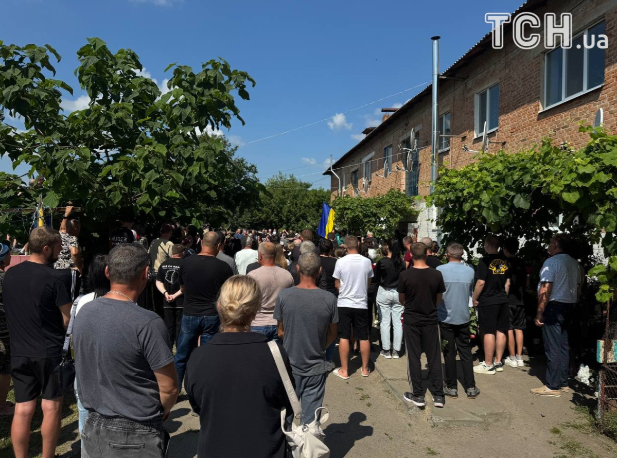 На Київщині прощаються з братами, яких викрали та вбили військові